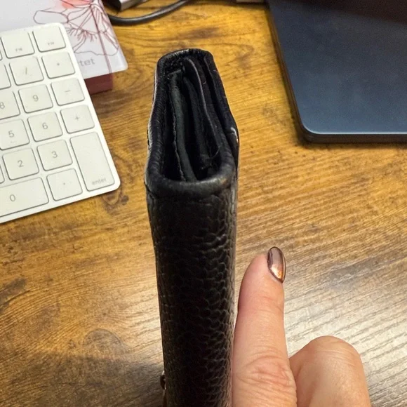 EUC - CHANEL CC Logo Caviar Leather Wallet with COA - Picture 10 of 14